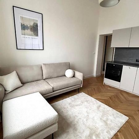 Old Town Residence , Wi-Fi , 2-Beds , Aesthetics - By Hik Apartments Warszawa Eksteriør billede